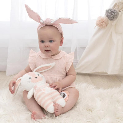 Exploring the Right Time to Introduce Babies to Soft Toys